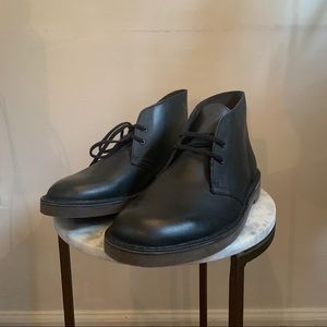 New black leather men’s Clark’s desert boots sz9.5